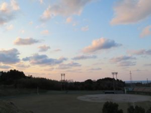 午後６時の野球場