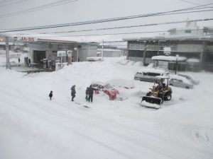 赤い車　掘り出し