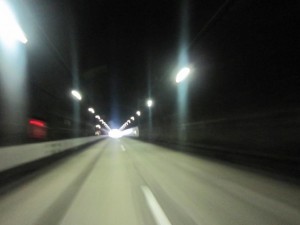 トンネル出口近し