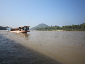 クルージング舟、こちらを優先