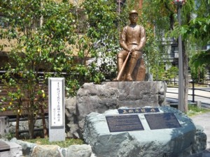 正岡子規の銅像_001