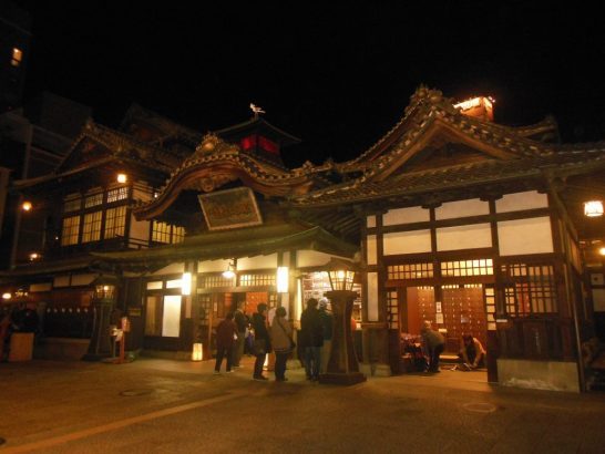 夜の道後温泉_001